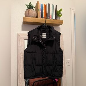 Abercrombie Black Oversized Puffer Vest